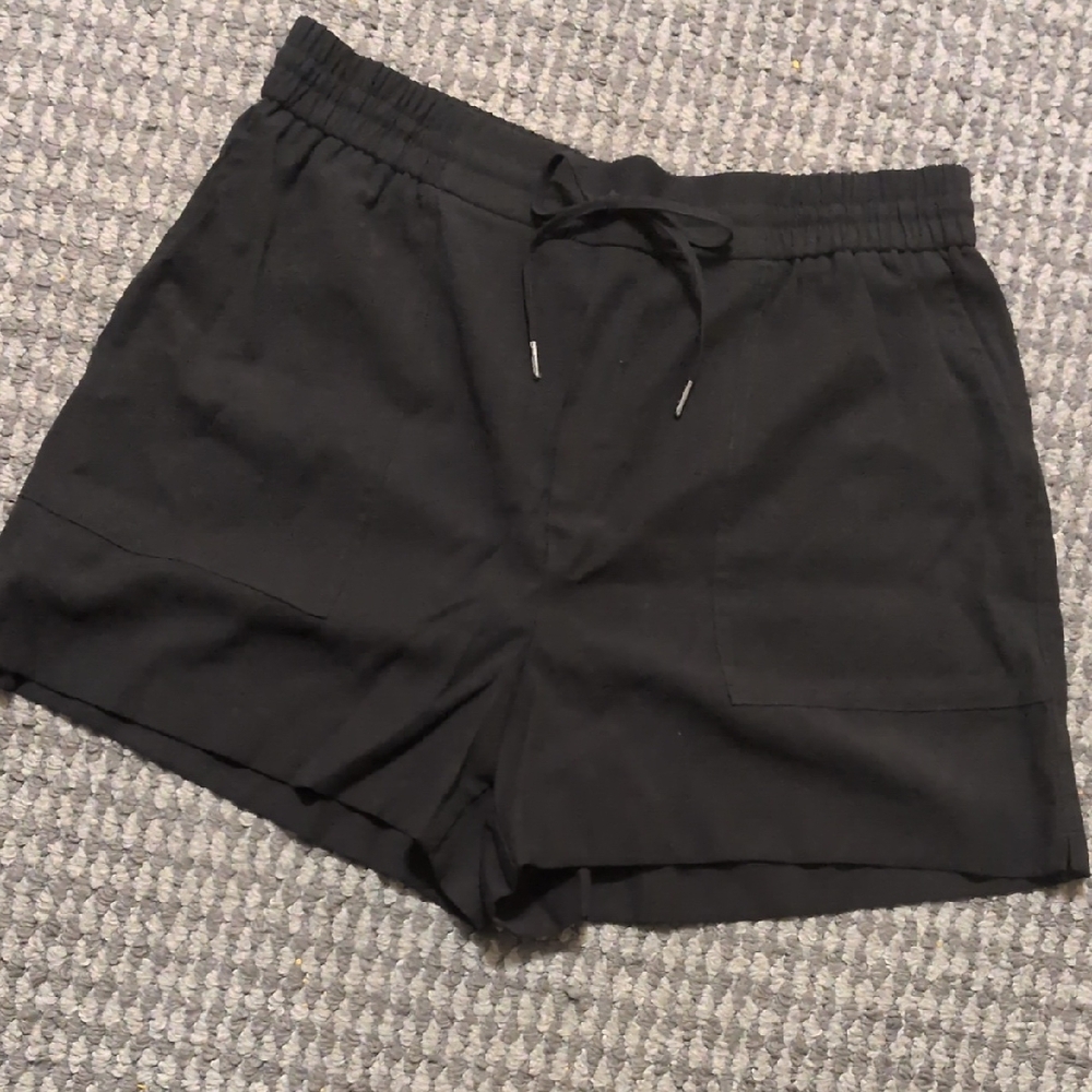 Simply Vera Vera Wang Black Elastic Waist Shorts